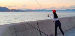 앵쩡TV-먹물이 가득한 곳에서 원투 낚시를 했더니?! Beautiful night view and surf fishing in Korea.