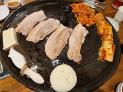 싹쓰리솥뚜껑삼겹살 오랜만에 삼겹살 먹고싶어져서 갔다왔어요