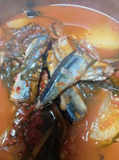 신파김치가 있다면 캔꽁치통조림 하나로 간단하고 맛있는 꽁치조림 해보아요