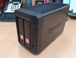 구형 노트북에서 나온 2GB 메모리를 Synology DS713 NAS에 장착하여 메모리 업그레이드를 했습니다.