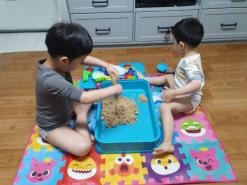 모래놀이 장난감으로 행복해요