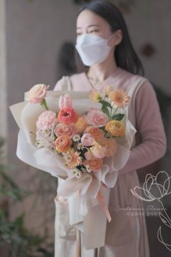 예쁜 꽃다발 선물을 위해 플라워샵에 찾아주셨어요.//부산꽃집,남포동꽃집//씨엘로마르 플라워