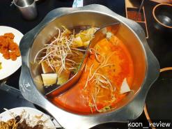 [경상북도 포항] 샤브타쯔, 두 가지 맛의 육수에 무한 리필 샐러드바